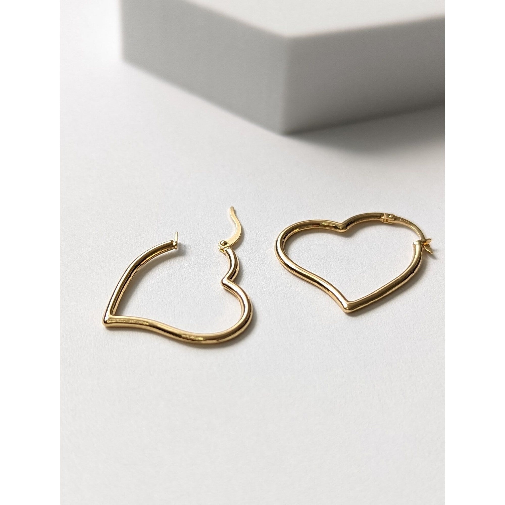 Aurora 18k Gold Heart Shape Hoop Fashion Earrings