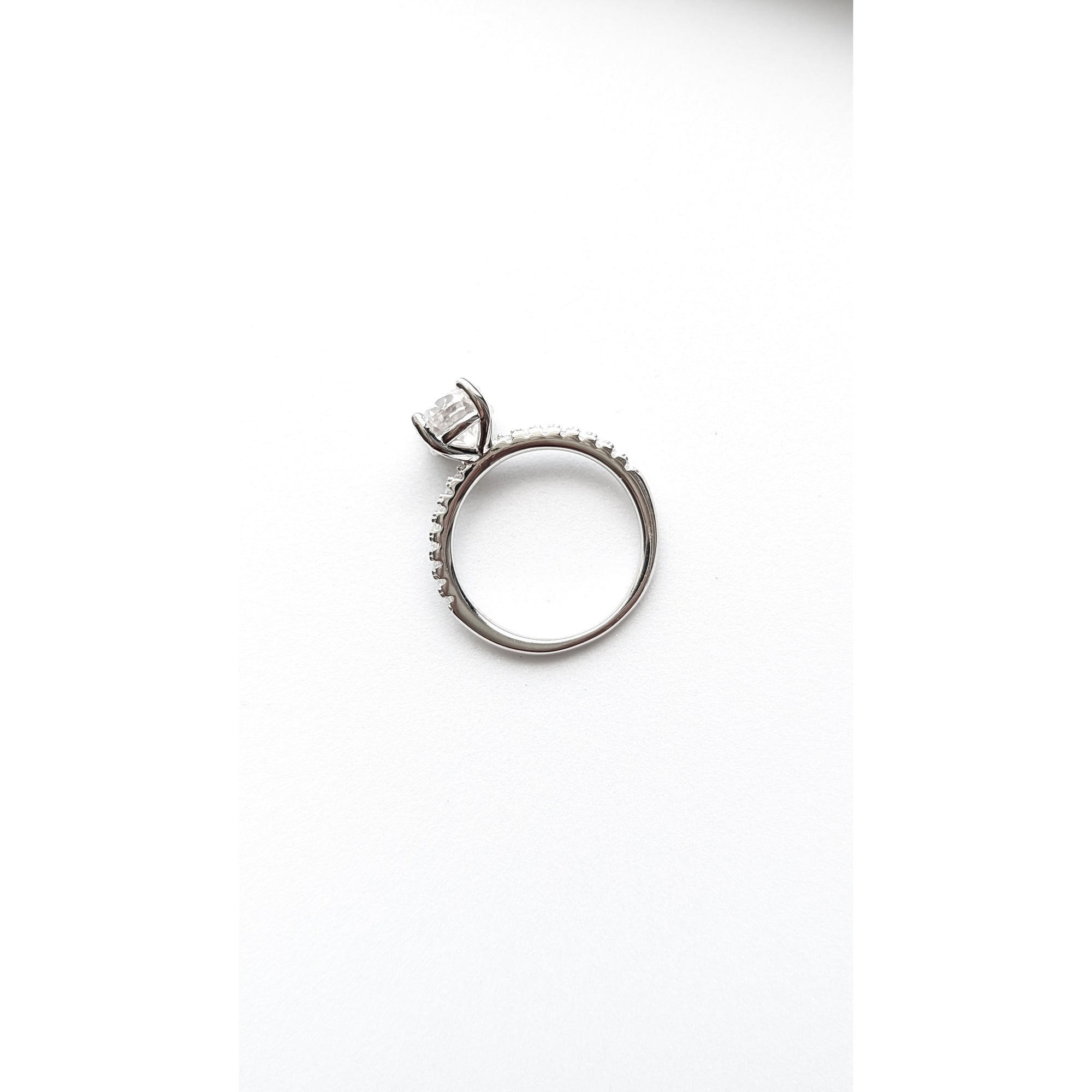 Eclipsia Oval Cut Moissanite Diamond Ring 2 ct - VANITYDIAMONDS