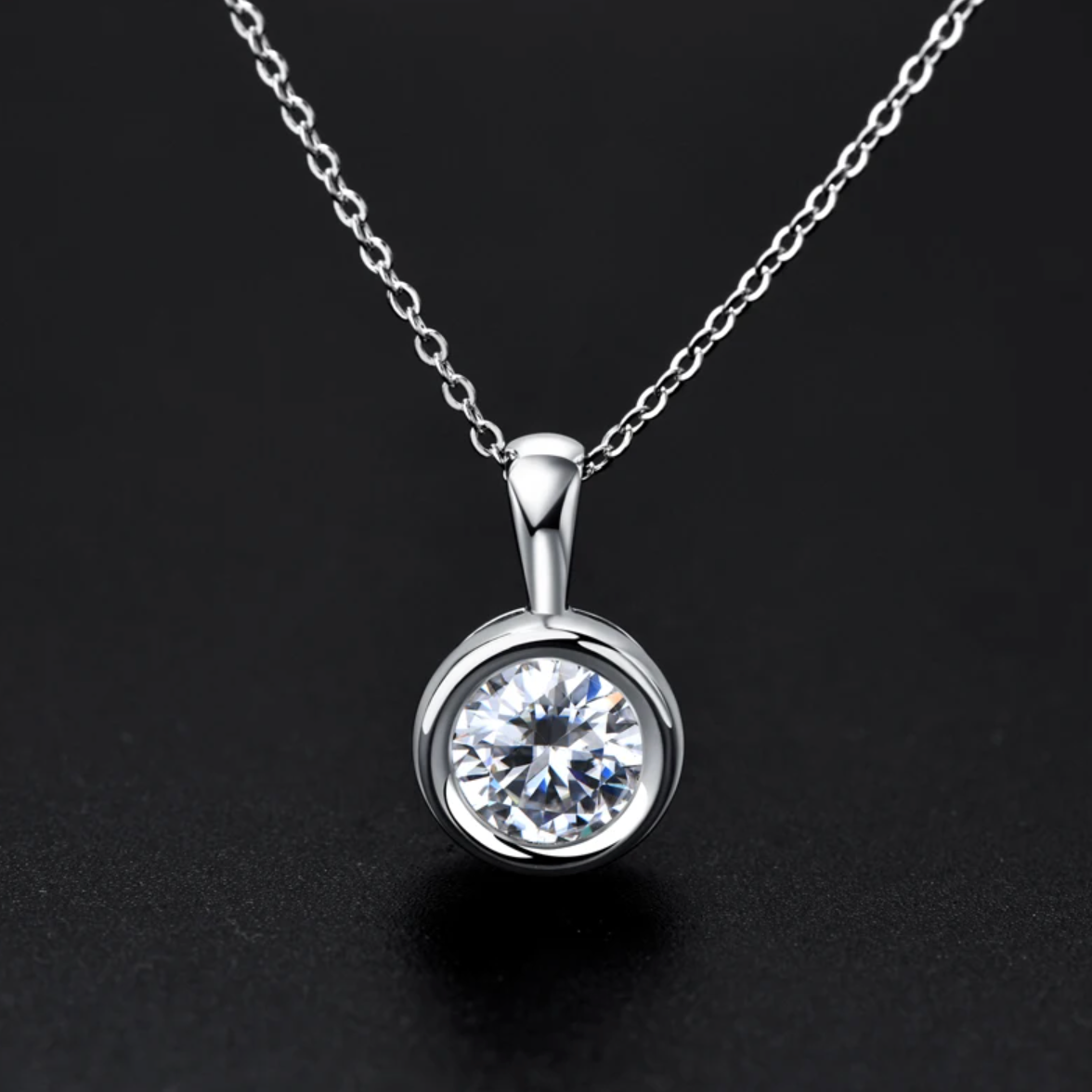 Harmonia Round Shape Moissanite Diamond Pendant Necklace