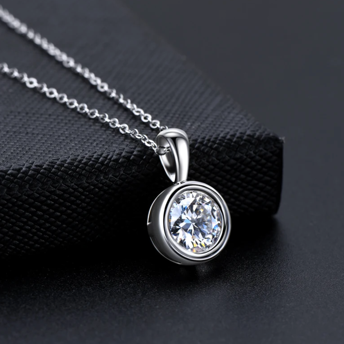 Harmonia Round Shape Moissanite Diamond Pendant Necklace