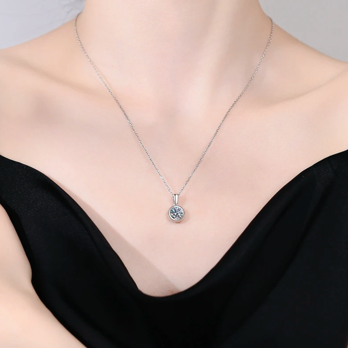 Harmonia Round Shape Moissanite Diamond Pendant Necklace